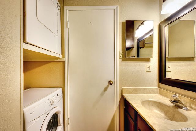 4803 Hamilton Wolfe Rd Apt 916, San Antonio, TX 78229