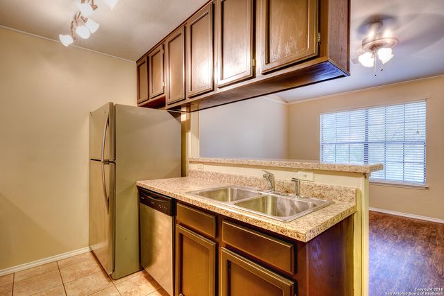 4803 Hamilton Wolfe Rd Apt 916, San Antonio, TX 78229