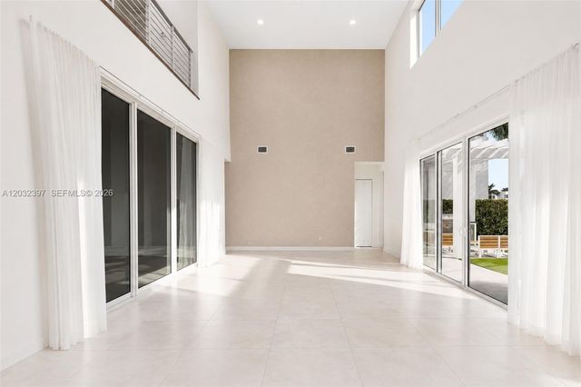 10286 NW 75th Terrace, Doral, FL 33178