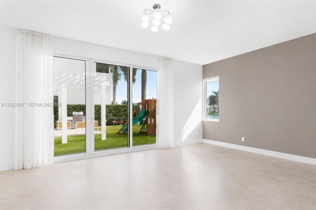10286 NW 75th Terrace, Doral, FL 33178