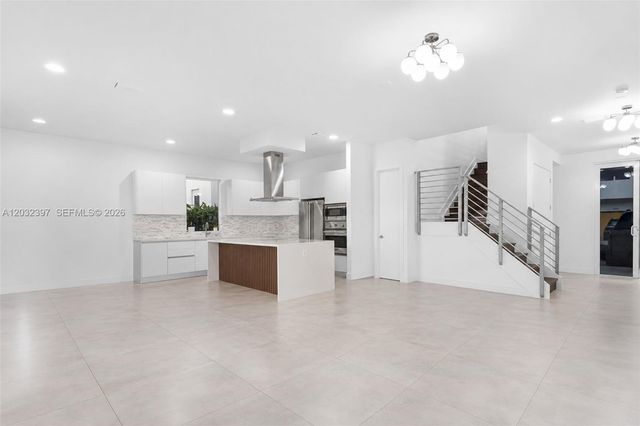 10286 NW 75th Terrace, Doral, FL 33178