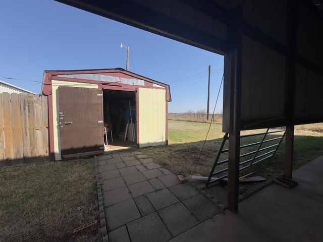 944 S WAGGONER STREET, Electra, TX 76360