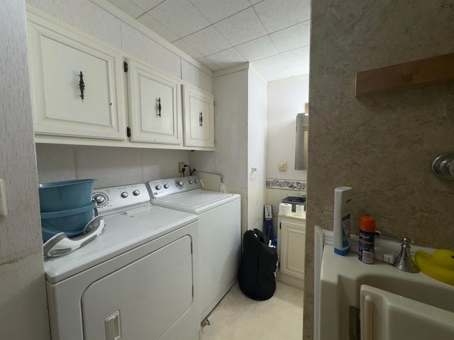 944 S WAGGONER STREET, Electra, TX 76360