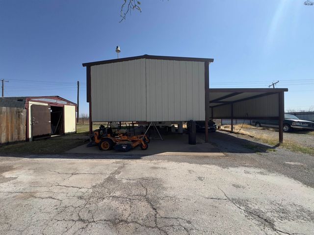 944 S WAGGONER STREET, Electra, TX 76360