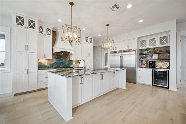 5 Loggerhead, Hitchcock, TX 77563