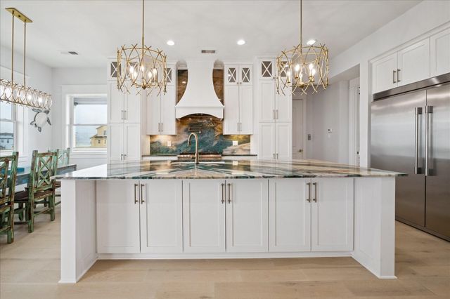 5 Loggerhead, Hitchcock, TX 77563