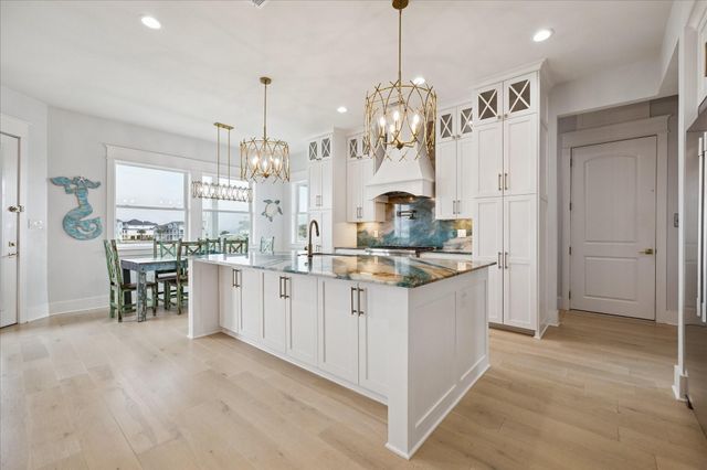 5 Loggerhead, Hitchcock, TX 77563