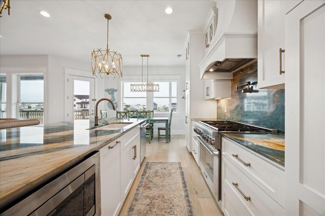 5 Loggerhead, Hitchcock, TX 77563