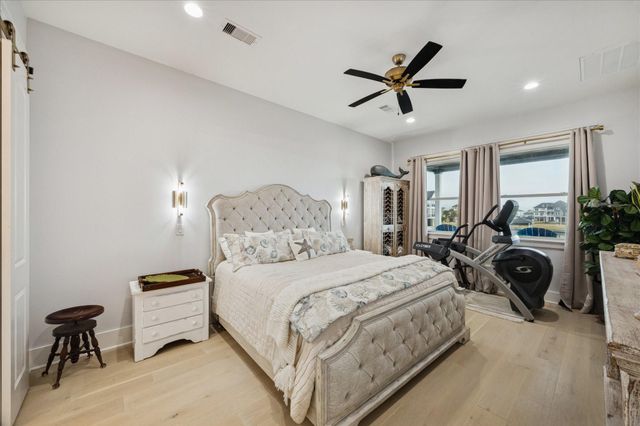 5 Loggerhead, Hitchcock, TX 77563