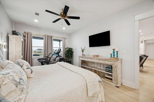 5 Loggerhead, Hitchcock, TX 77563