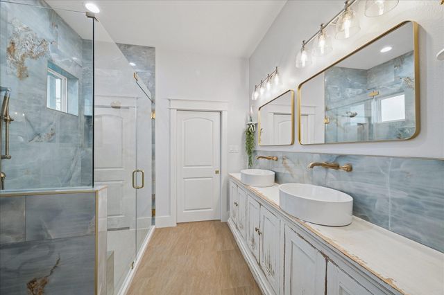 5 Loggerhead, Hitchcock, TX 77563