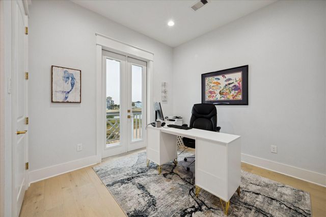 5 Loggerhead, Hitchcock, TX 77563