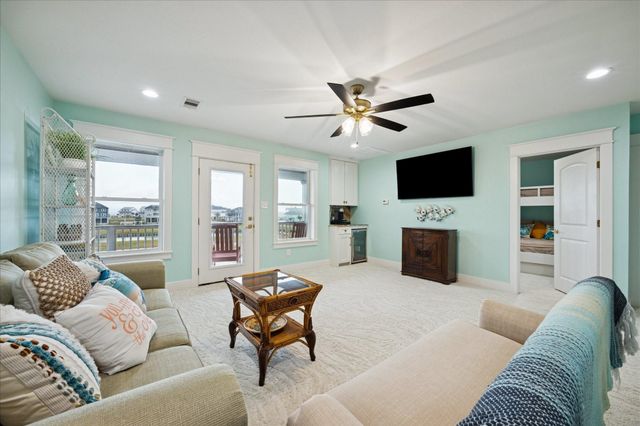 5 Loggerhead, Hitchcock, TX 77563