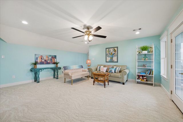 5 Loggerhead, Hitchcock, TX 77563