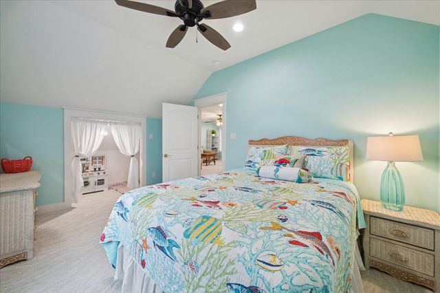 5 Loggerhead, Hitchcock, TX 77563