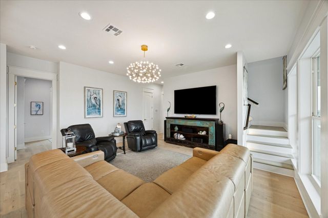 5 Loggerhead, Hitchcock, TX 77563