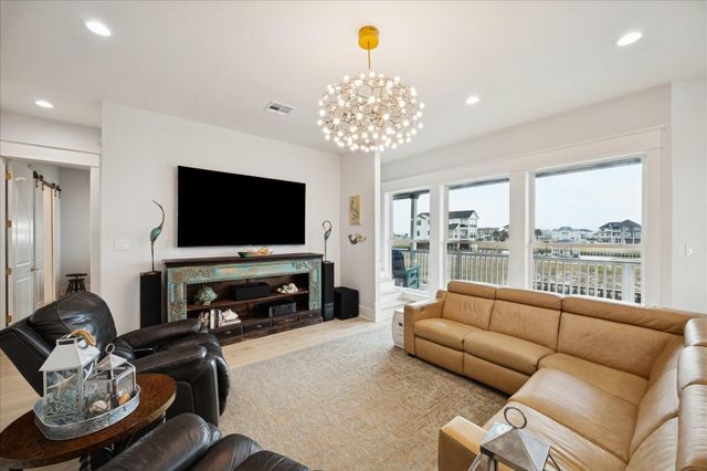 5 Loggerhead, Hitchcock, TX 77563