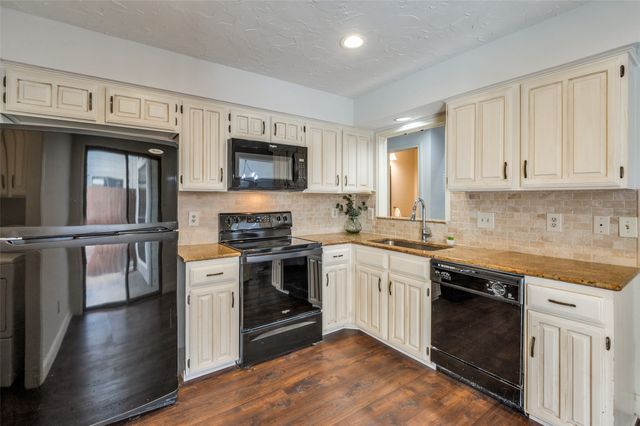 17490 Meandering Way 2203, Dallas, TX 75252