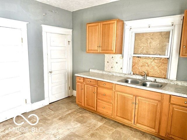 1367 N Kealing Avenue, Indianapolis, IN 46201