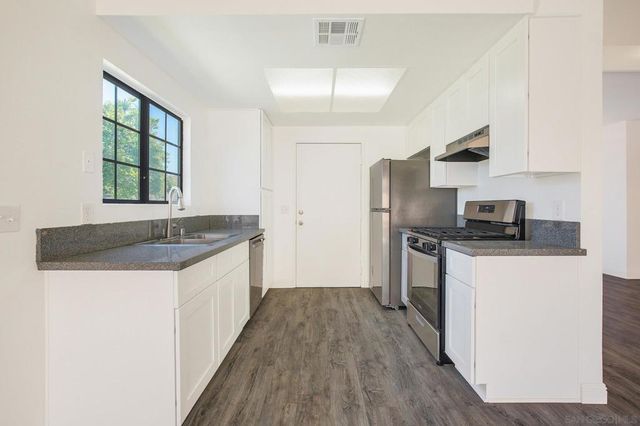 1402 Hancock Cir, San Jacinto, CA 92583