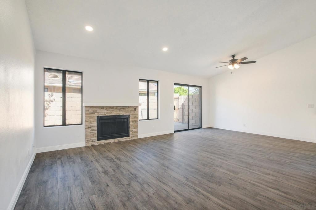 Image 4 of property listing at 1402 Hancock Cir, San Jacinto, CA 92583