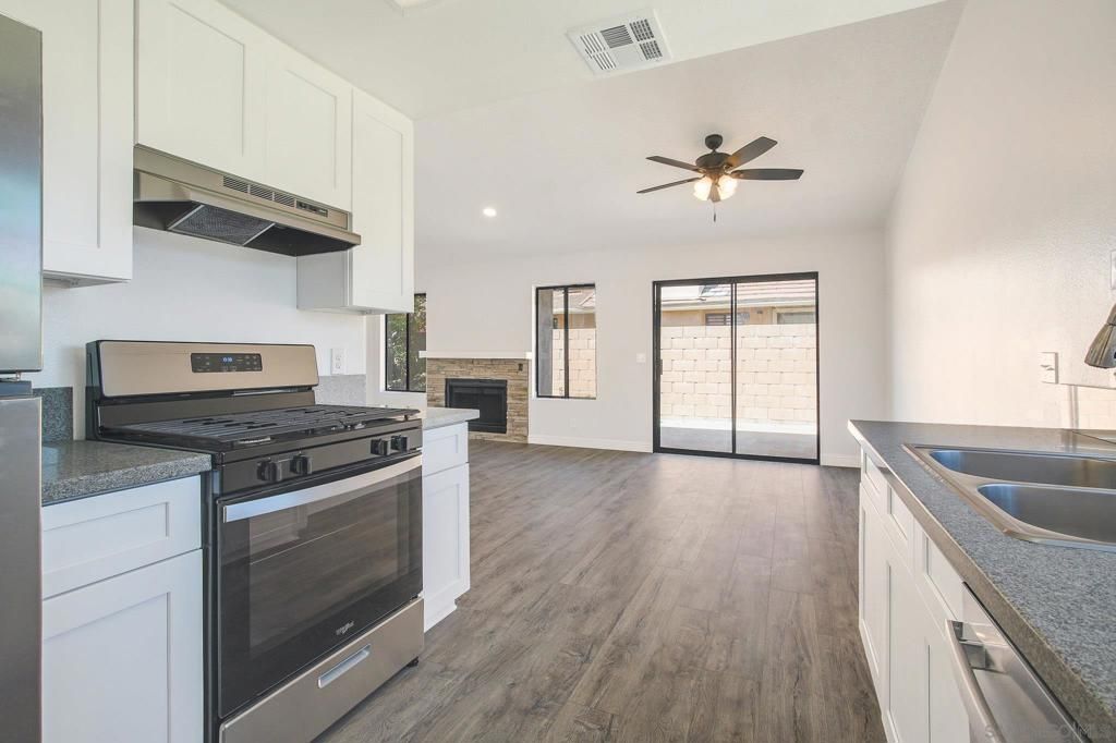 Image 8 of property listing at 1402 Hancock Cir, San Jacinto, CA 92583