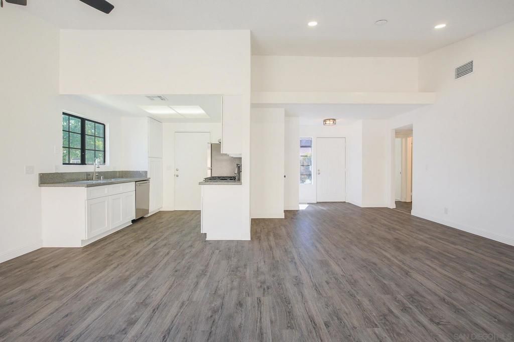 Image 9 of property listing at 1402 Hancock Cir, San Jacinto, CA 92583