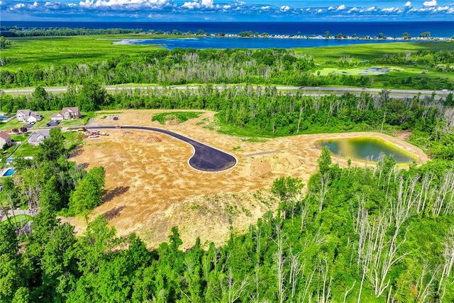 250 Bronze Leaf Trail, Greece, NY 14612