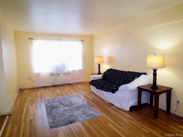 1 Fisher Drive 520, Mount Vernon, NY 10552