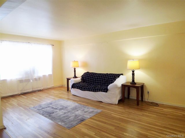 1 Fisher Drive 520, Mount Vernon, NY 10552