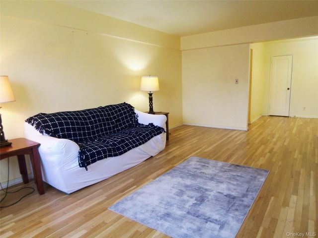 1 Fisher Drive 520, Mount Vernon, NY 10552