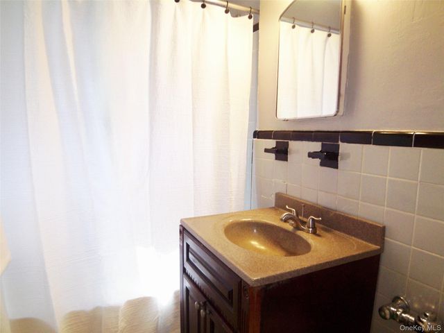 1 Fisher Drive 520, Mount Vernon, NY 10552