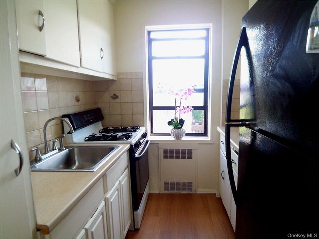 1 Fisher Drive 520, Mount Vernon, NY 10552