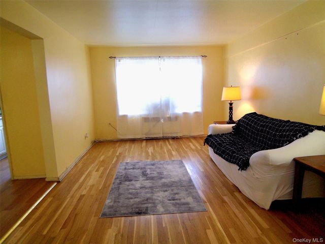 1 Fisher Drive 520, Mount Vernon, NY 10552
