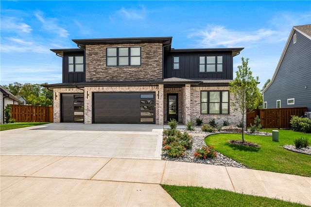 3601 SW Array Avenue, Bentonville, AR 72713
