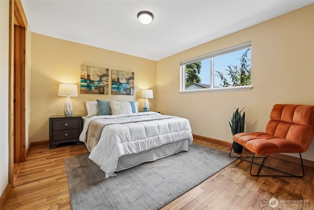 11746 22nd Avenue NE, Seattle, WA 98125