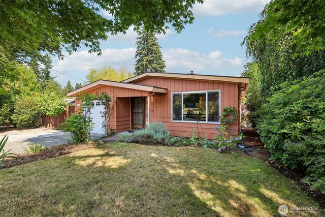 11746 22nd Avenue NE, Seattle, WA 98125