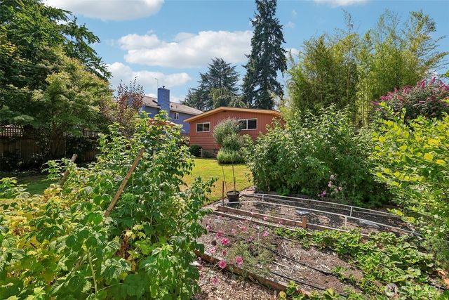 11746 22nd Avenue NE, Seattle, WA 98125