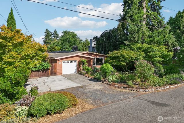 11746 22nd Avenue NE, Seattle, WA 98125