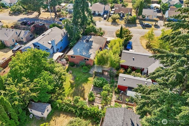 11746 22nd Avenue NE, Seattle, WA 98125