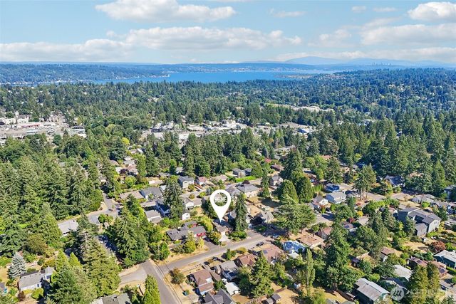 11746 22nd Avenue NE, Seattle, WA 98125