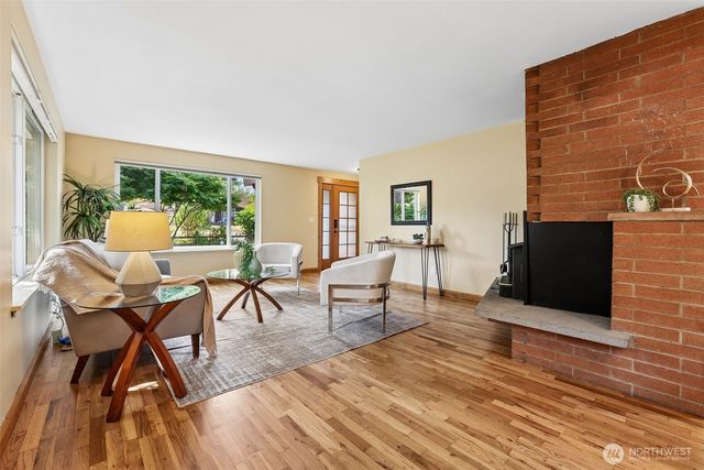 11746 22nd Avenue NE, Seattle, WA 98125