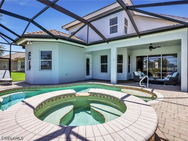 6096 Dogleg DR, Naples, FL 34113