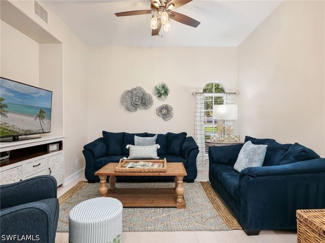 6096 Dogleg DR, Naples, FL 34113
