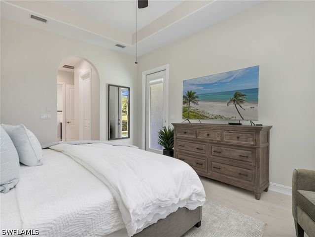 6096 Dogleg DR, Naples, FL 34113