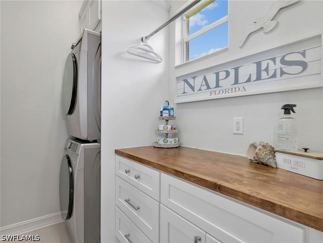 6096 Dogleg DR, Naples, FL 34113