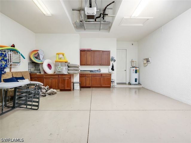 6096 Dogleg DR, Naples, FL 34113
