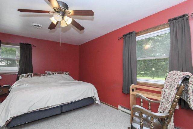 W229 Golden Lake Park CIRCLE, Oconomowoc, WI 53066