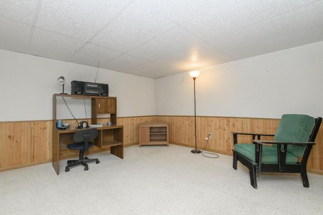 W229 Golden Lake Park CIRCLE, Oconomowoc, WI 53066
