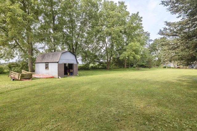 W229 Golden Lake Park CIRCLE, Oconomowoc, WI 53066